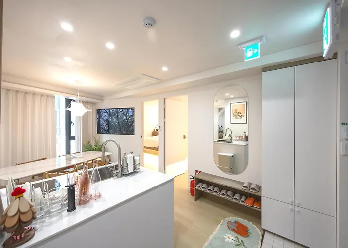 Pochi Family House Sinchon