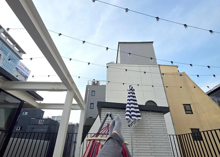 Pochi Family House Sinchon 아파트 *