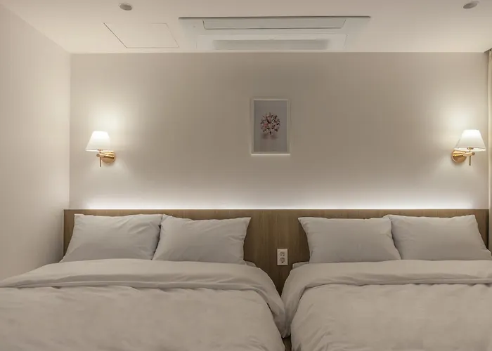 Pochi Family House Sinchon *