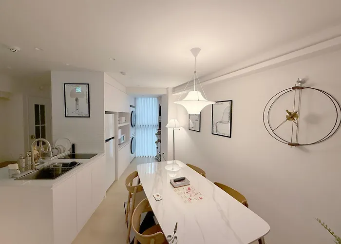 아파트 Pochi Family House Sinchon