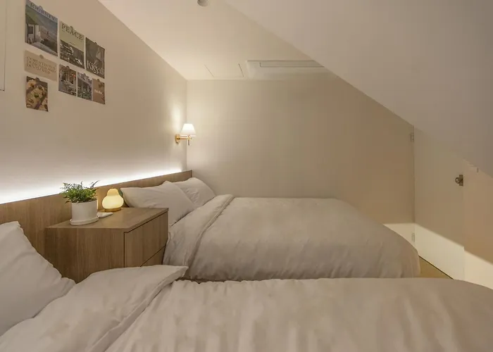 Pochi Family House Sinchon 아파트